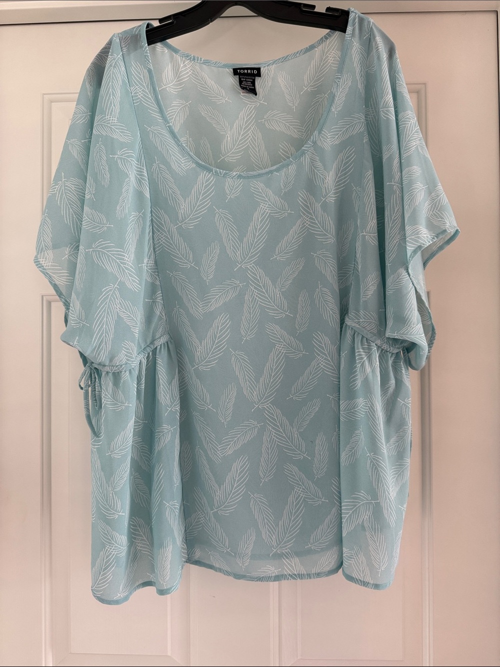 torrid Light Blue Feather-Print Scoop Neck Tunic